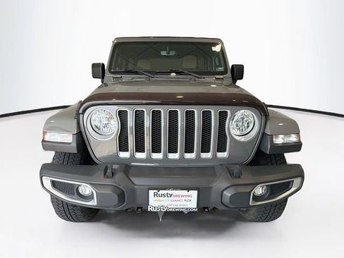 Used 2018 Jeep Wrangler Unlimited Sahara AWD/4WD image 2