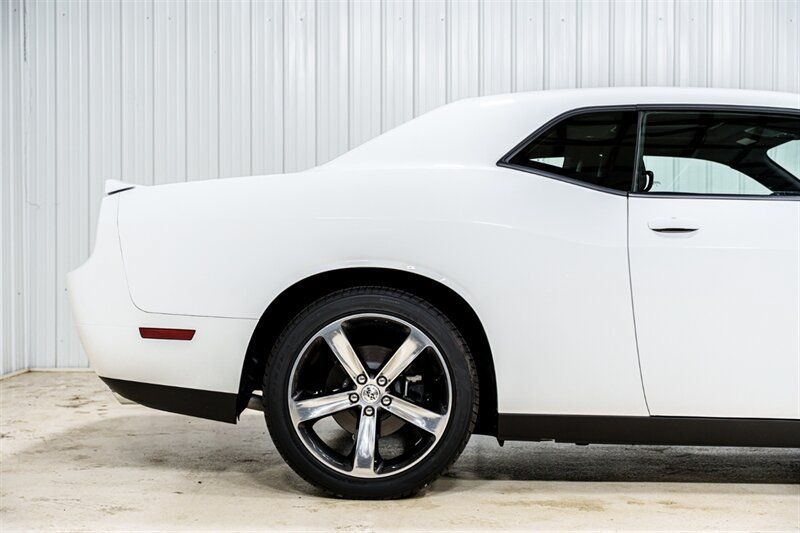 Used 2014 Dodge Challenger SXT RWD image 20