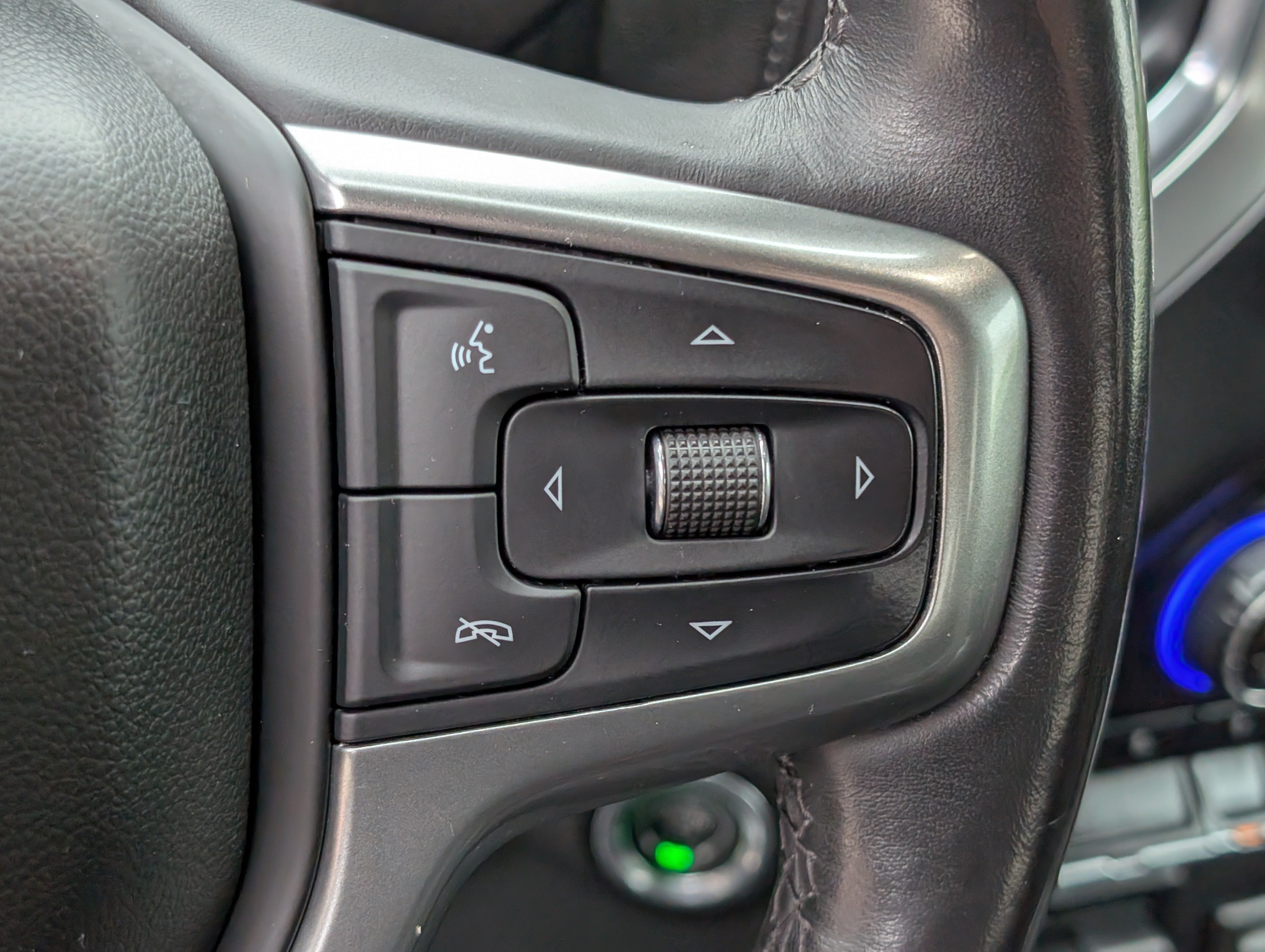 Used 2019 Chevrolet Silverado 1500 LT w/ All-Star Edition AWD/4WD image 23