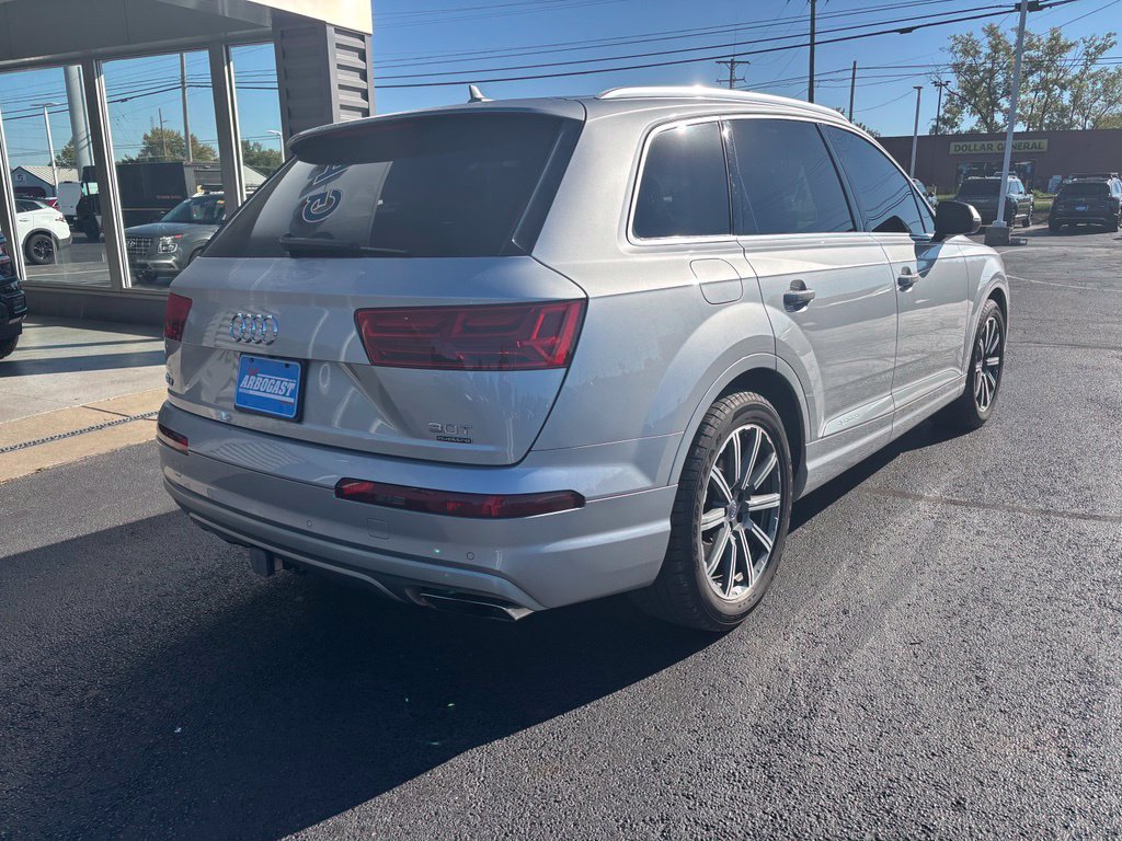 Used 2017 Audi Q7 3.0T Prestige AWD/4WD image 5