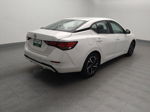 Used 2024 Nissan Sentra SV FWD image 9