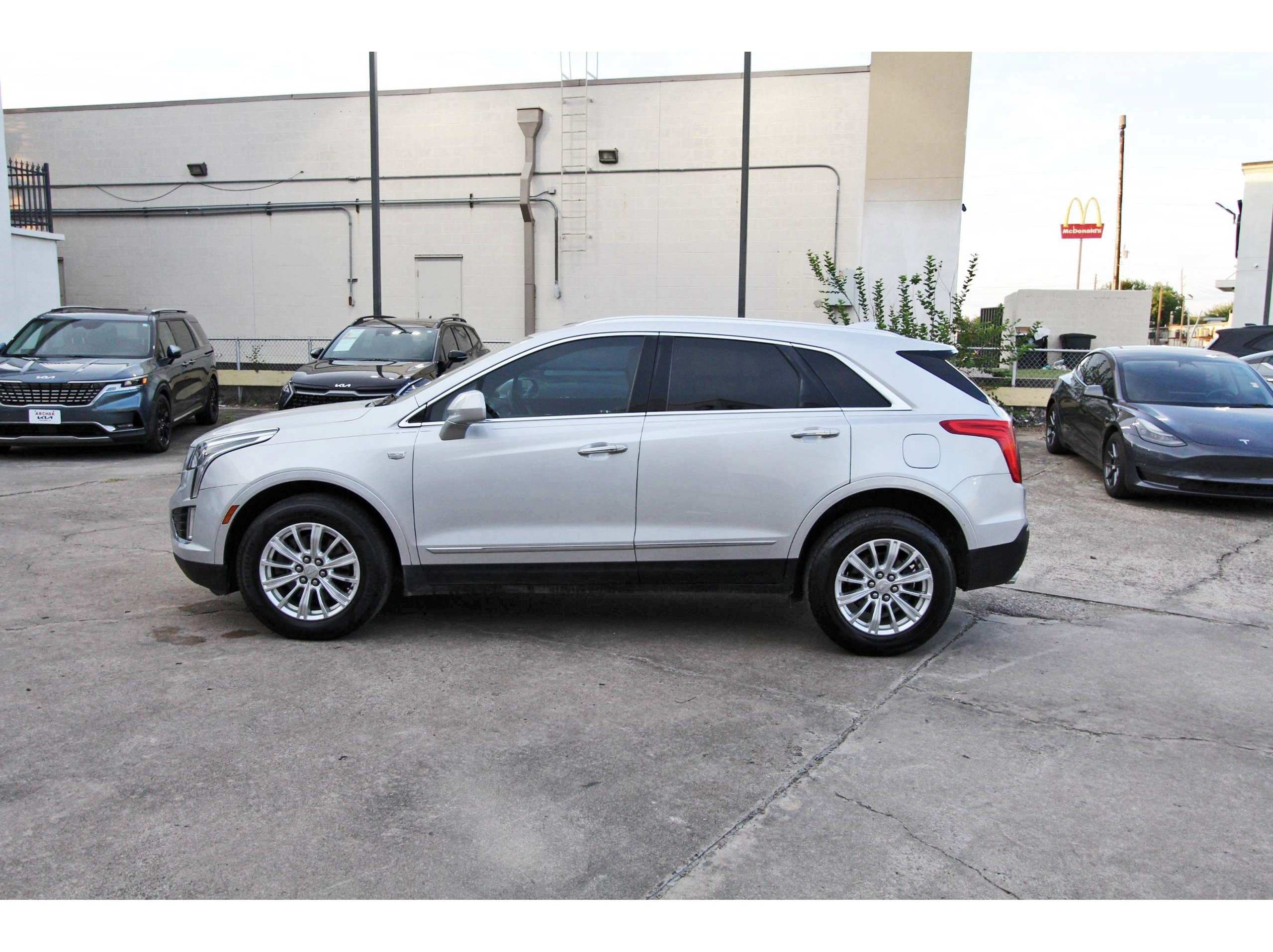 Used 2018 Cadillac XT5 FWD image 4