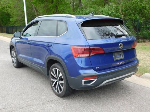 Used 2024 Volkswagen Taos SE image 3