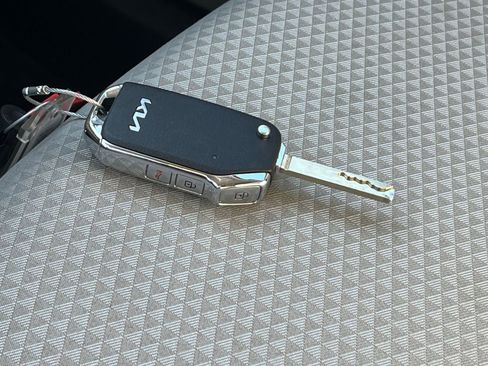 Used 2025 Kia Soul LX w/ LX Technology Package image 21