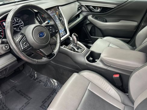 Used 2025 Subaru Outback Onyx Edition AWD/4WD image 13