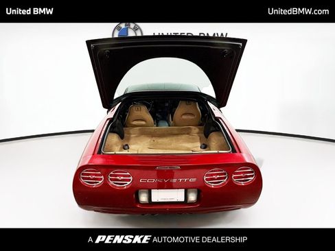 Used 2004 Chevrolet Corvette Coupe w/ Preferred Equipment Group image 11