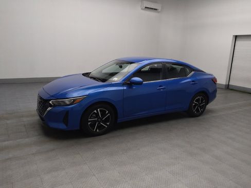 Used 2025 Nissan Sentra SV image 2