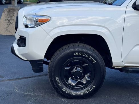 Used 2023 Toyota Tacoma SR AWD/4WD image 33