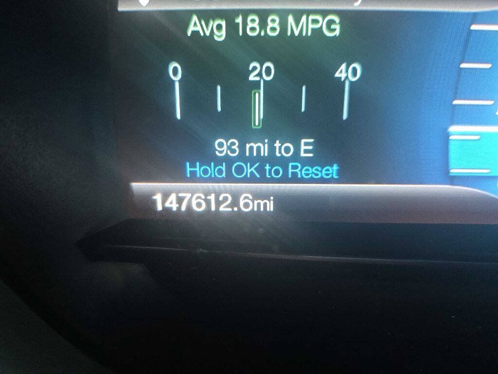 Used 2018 Ford Explorer XLT w/ Equipment Group 202A FWD image 31