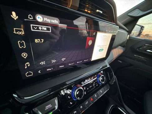 Certified 2025 GMC Sierra 1500 AT4 w/ AT4 Premium Package image 19