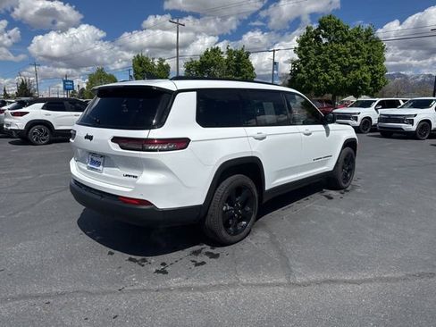 Used 2025 Jeep Grand Cherokee L Limited w/ Luxury Tech Group II image 4