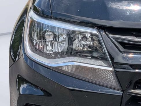 Used 2021 Chevrolet Colorado LT w/ LT Convenience Package RWD image 8