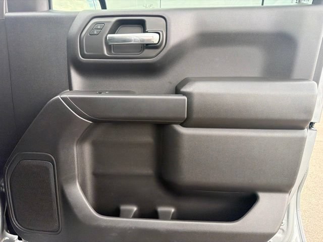 Used 2025 Chevrolet Silverado 1500 Custom Trail Boss w/ LPO, Dark Essentials Package AWD/4WD image 9