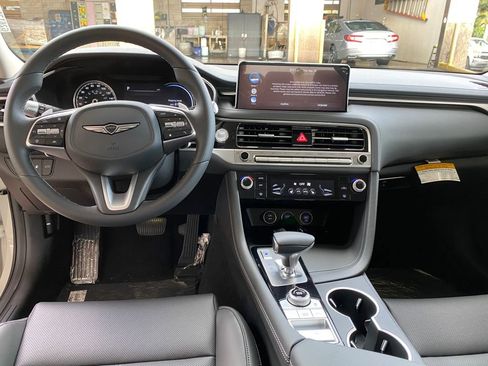 New 2026 Genesis G70 2.5T image 12