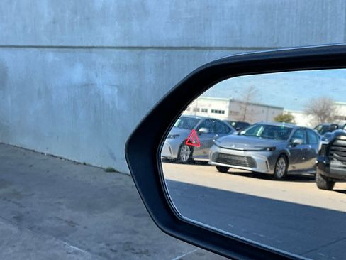 Used 2025 Kia K4 LXS image 19