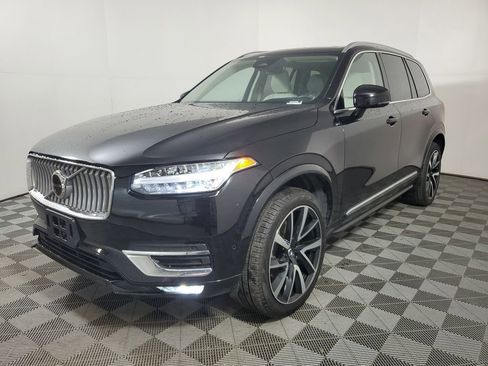 Certified 2024 Volvo XC90 B6 Ultimate w/ Protection Package Premier image 4