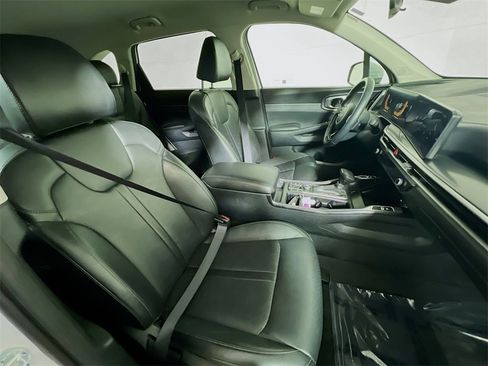 Used 2024 Kia Sorento S image 26