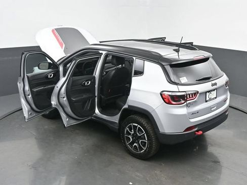 Used 2024 Jeep Compass Trailhawk w/ Sun and Sound Group AWD/4WD image 64