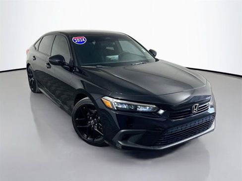 Used 2024 Honda Civic Sport image 2