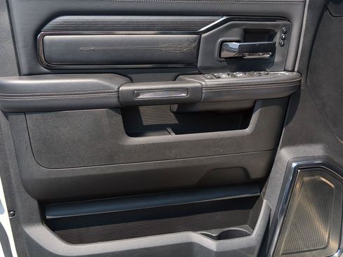 Used 2022 RAM 3500 Limited AWD/4WD image 11
