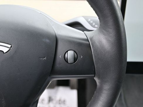 Used 2023 Tesla Model Y Long Range image 19