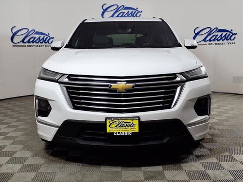 Used 2022 Chevrolet Traverse Premier image 3