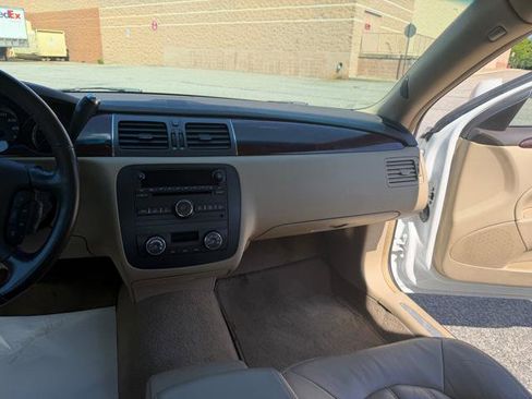Used 2011 Buick Lucerne CXL FWD image 14