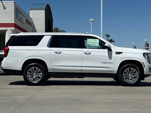 New 2026 GMC Yukon XL Denali w/ Sun & Power Step Package AWD/4WD image 9