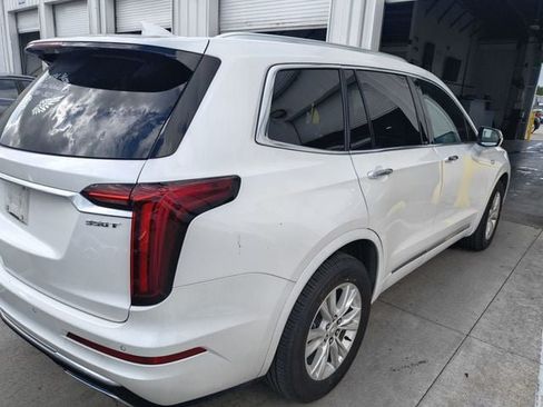 Used 2023 Cadillac XT6 Luxury FWD image 3