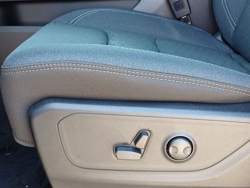New 2026 RAM 1500 Big Horn AWD/4WD image 9