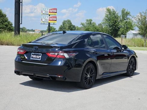 Used 2022 Toyota Camry SE w/ Convenience Package FWD image 7