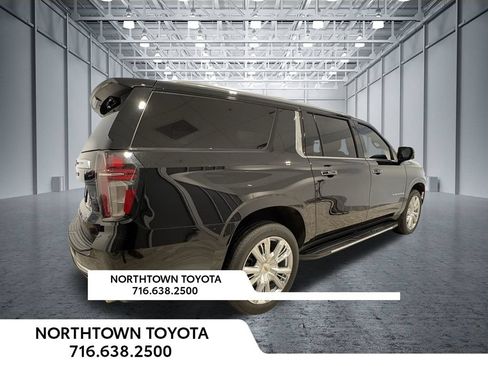 Used 2023 Chevrolet Suburban High Country AWD/4WD image 49