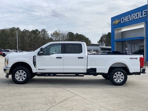 Used 2024 Ford F250 XLT image 2