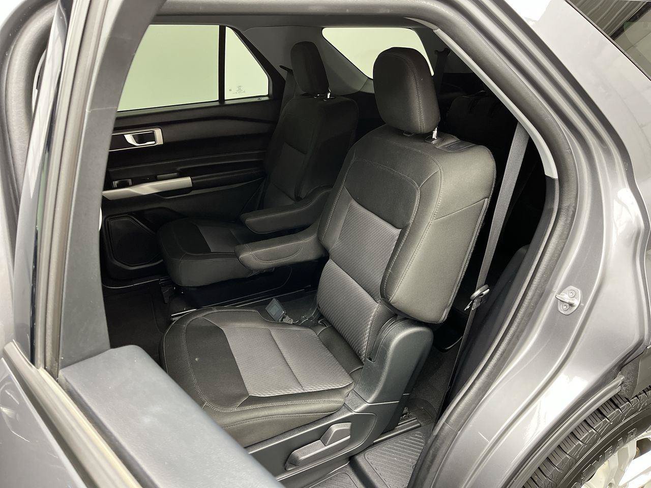 Used 2022 Ford Explorer XLT AWD/4WD image 10