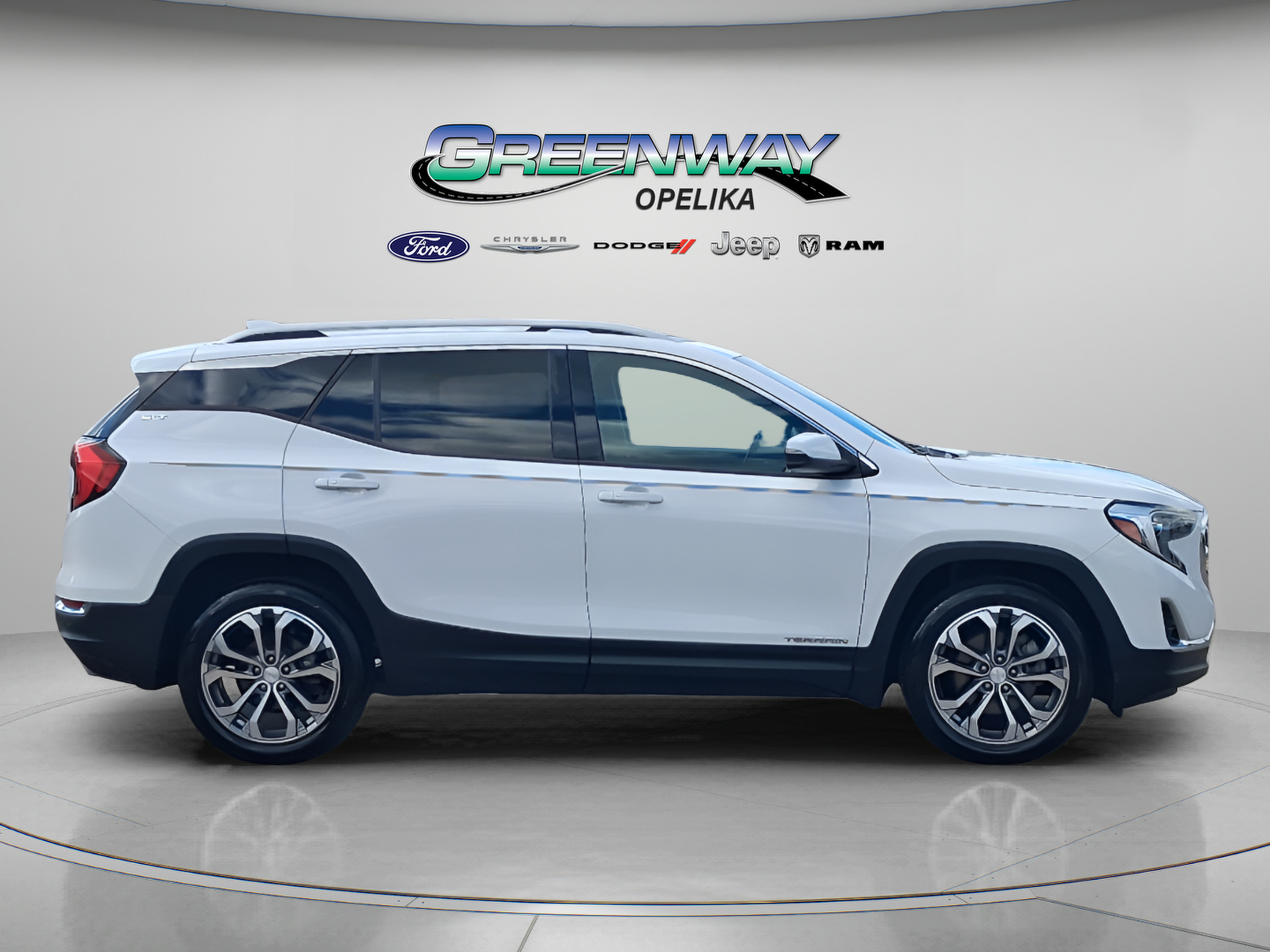 Used 2019 GMC Terrain SLT w/ Preferred Package FWD image 12