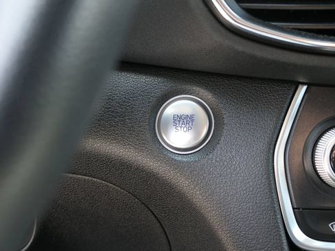 Used 2020 Hyundai Santa Fe SEL FWD image 17