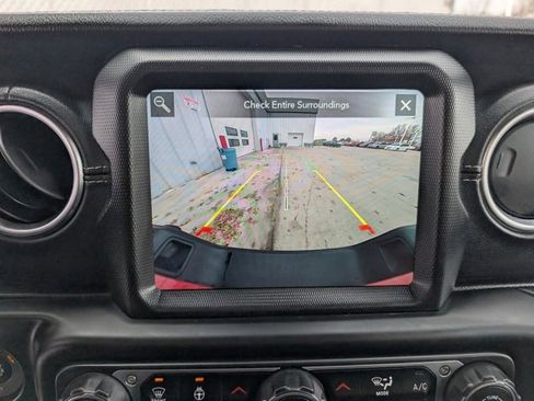 Used 2020 Jeep Gladiator Overland image 21