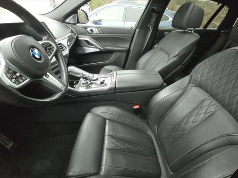 Used 2021 BMW X6 M50i w/ Executive Package image 7