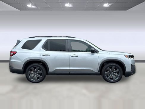 New 2026 Honda Pilot Sport image 7