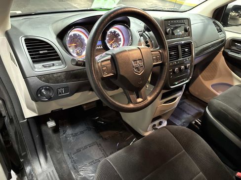 Used 2014 Dodge Grand Caravan American Value Package image 19