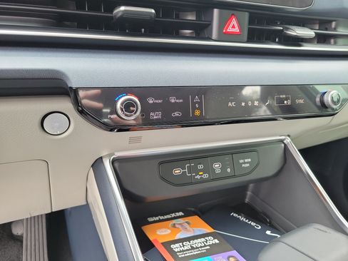 New 2026 Kia Carnival EX FWD image 18