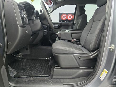 Used 2020 Chevrolet Silverado 1500 Custom w/ Custom Value Package RWD image 11