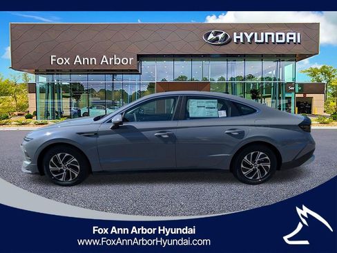 New 2026 Hyundai Sonata Blue FWD image 2