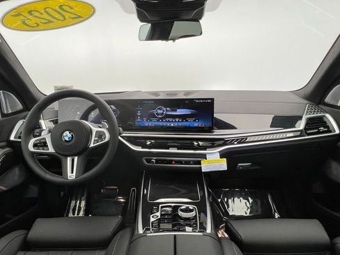 Certified 2025 BMW X7 M60i image 12