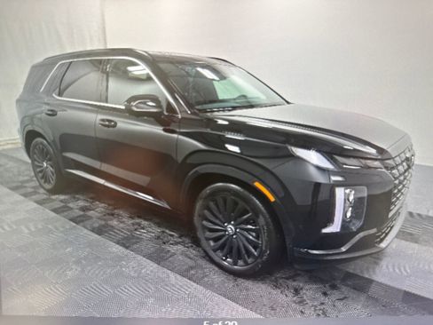 Used 2025 Hyundai Palisade Calligraphy image 4