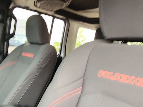 Used 2019 Jeep Wrangler Unlimited Rubicon w/ Cold Weather Group AWD/4WD image 32