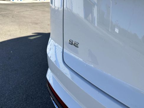 Used 2025 Volkswagen Atlas Cross Sport SE image 5