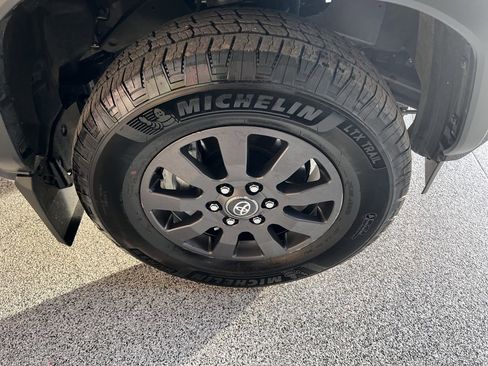 Used 2025 Toyota 4Runner SR5 image 8