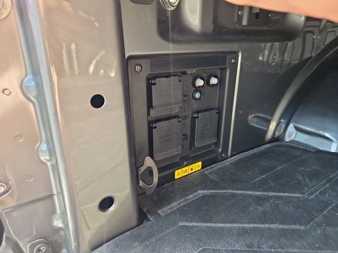 Used 2023 Ford F150 Lightning Lariat image 29