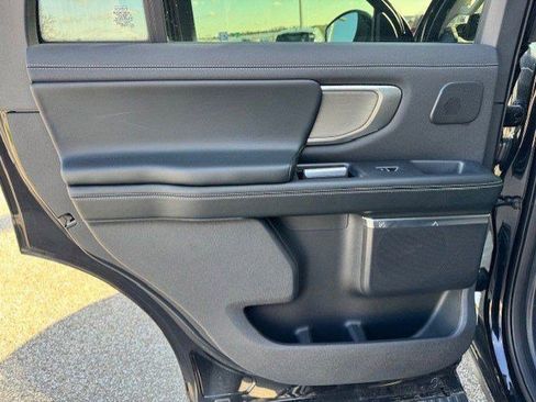 Used 2025 Ford Expedition Platinum w/ Driver's Package AWD/4WD image 28